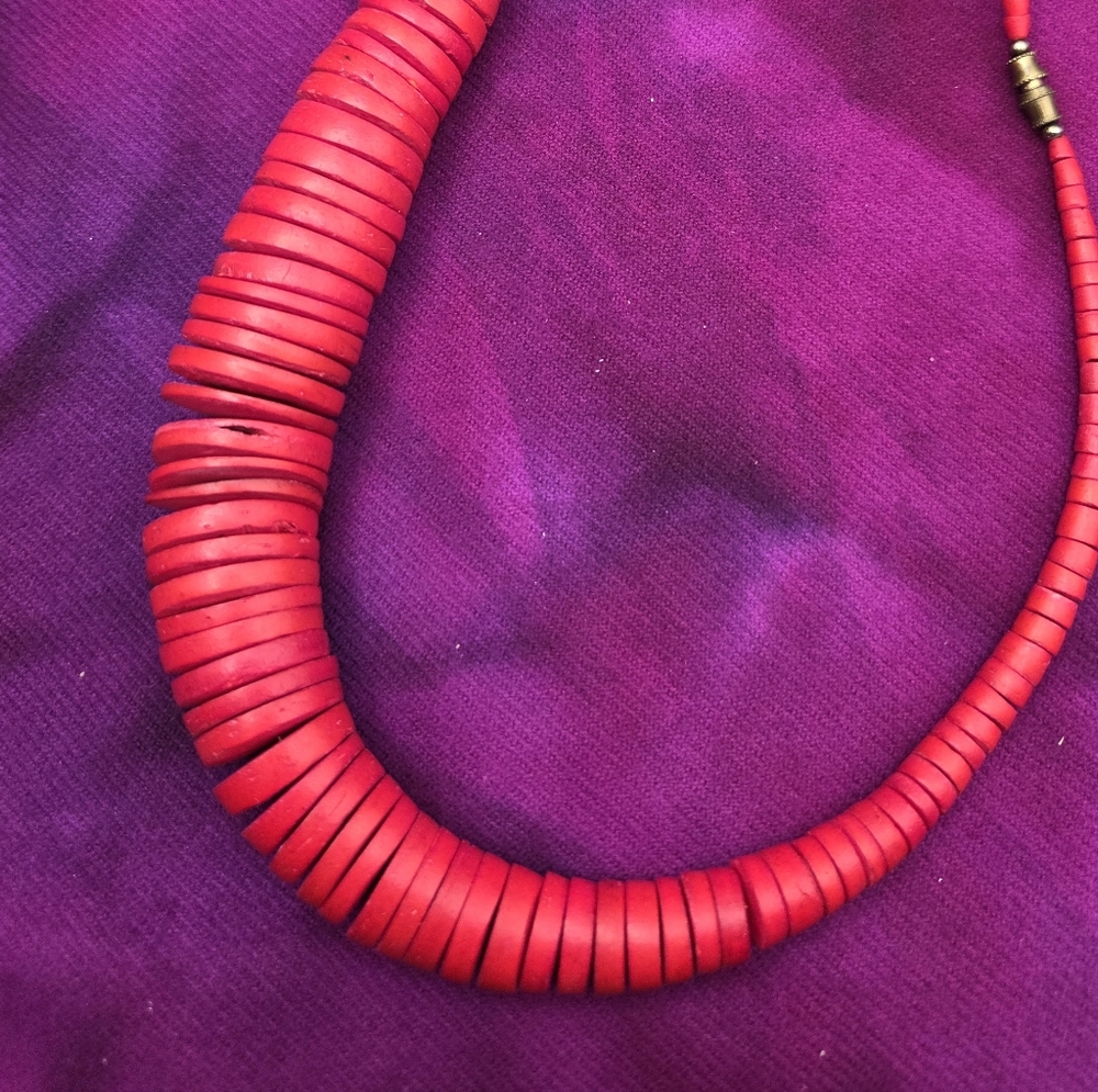 Vintage Red Wood Disk Necklace - Picture 6 of 6